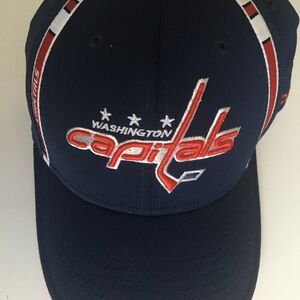 Washington Capitals Navy Blue Cap by Reebok fit max 70 adult Large / XLarge